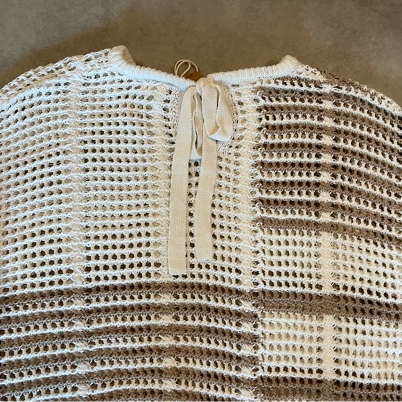 New BLU PEPPER sweater. Medium. Cropped. Ties at the back at neck. Classic - Picture 5 of 8